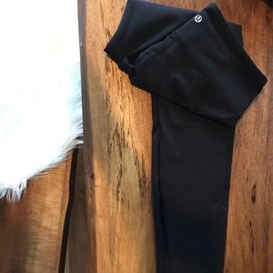Lululemon black yoga pant